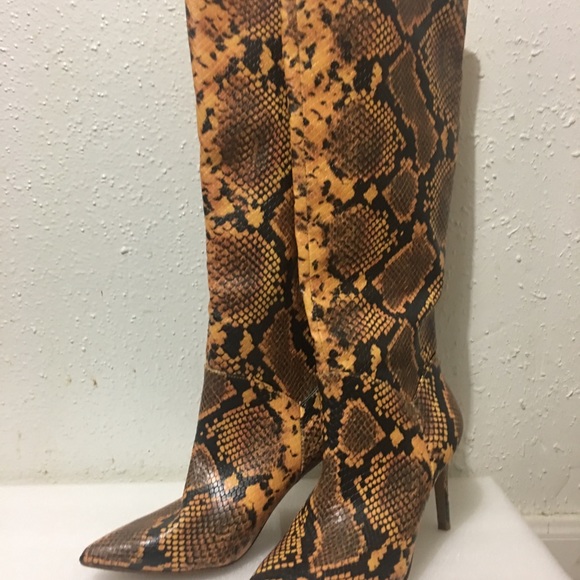 Women’s Long Boot - Picture 2 of 6